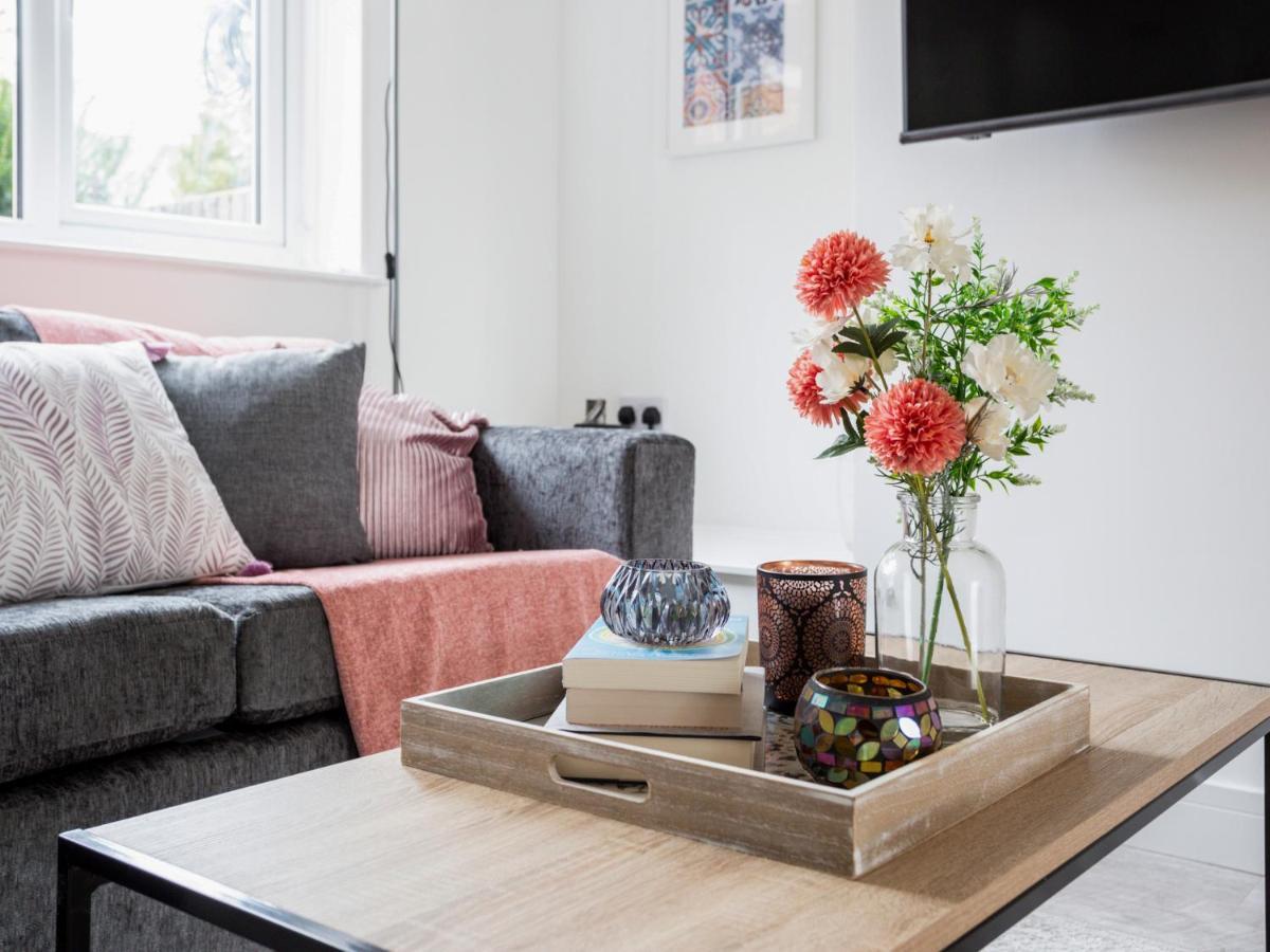Large Modern Family Home Windsor Ngoại thất bức ảnh